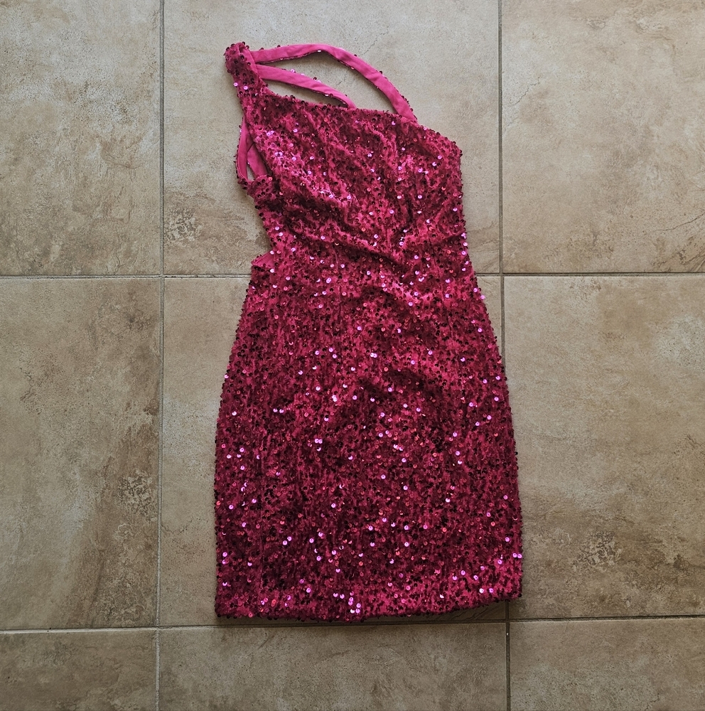 Lavetir Pink Sequin One-Shoulder Dress